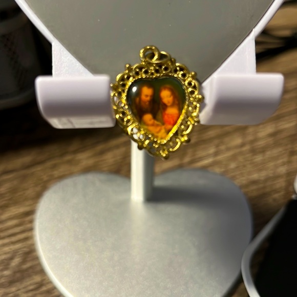 Jewelry - 🙏🏻 Gold Heart  💛 Pendants- Religious